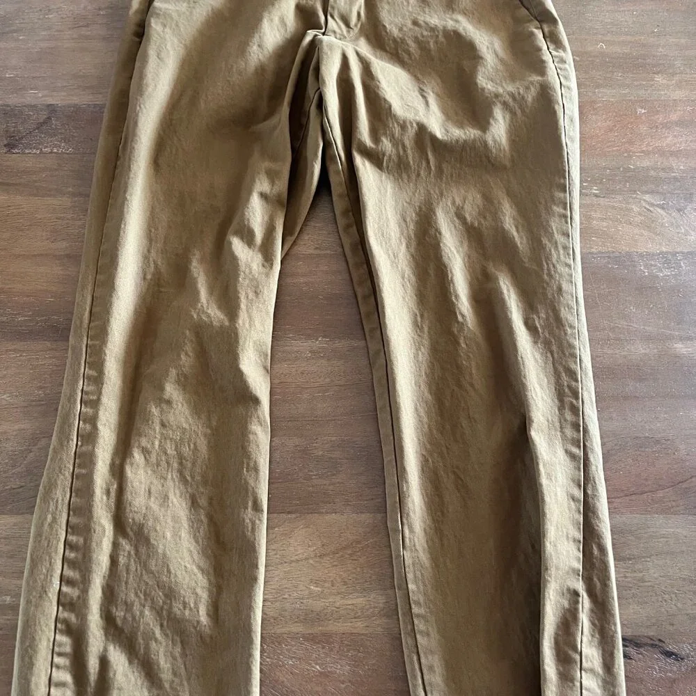 GAP Slim Stretch Modern Khakis in Brown Size 32x30 (True Waist 34